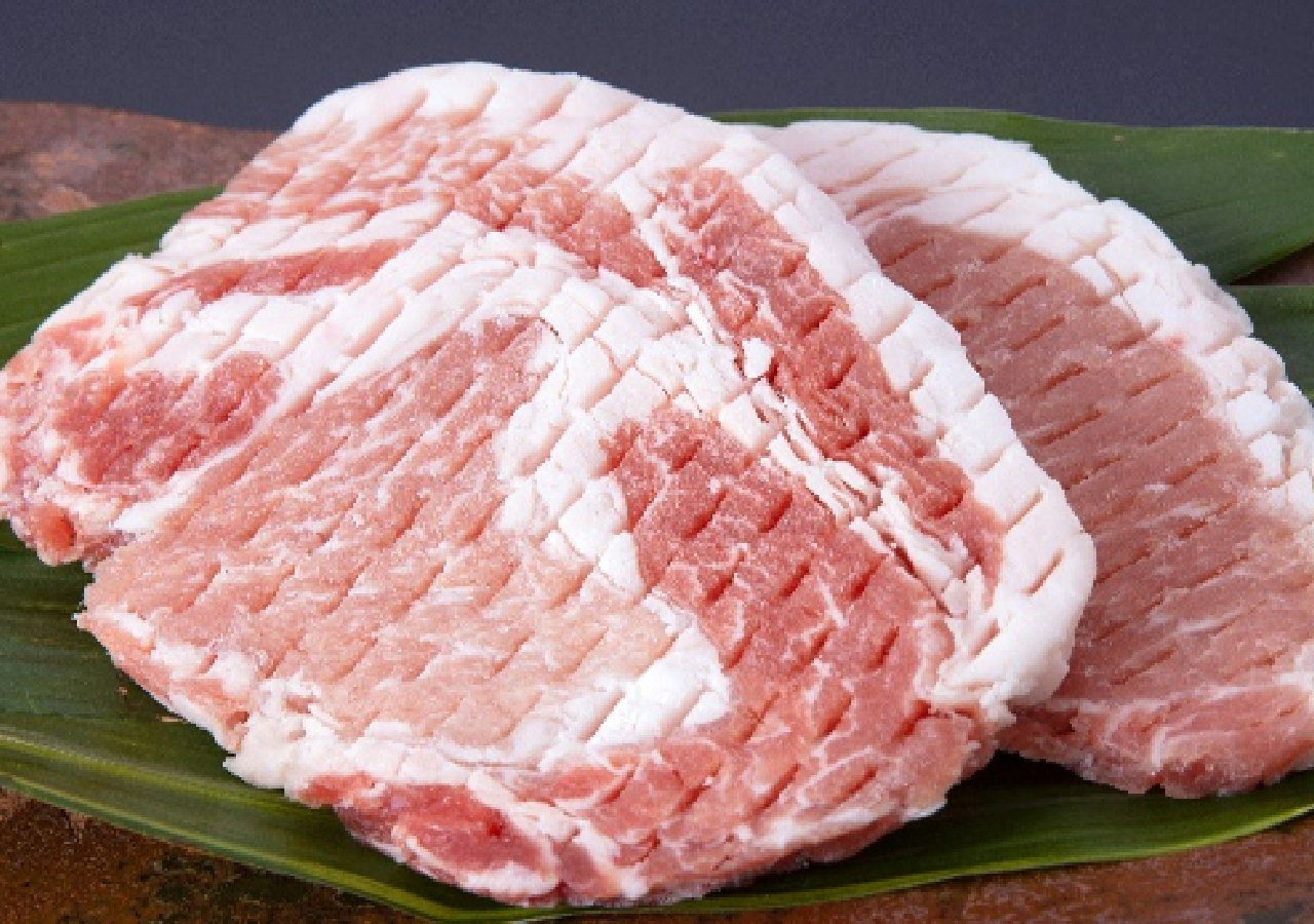 ふるさと納税 BN022_鹿児島黒豚ロースとんかつ用（衣付き）500ｇ（100ｇｘ5枚）・イベリコ豚ロースとんかつ用（衣付き）500ｇ（100ｇｘ5枚）食.. 佐賀県みやき町