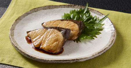 Serve each fillet on a plate and pour the simmered sauce over them.